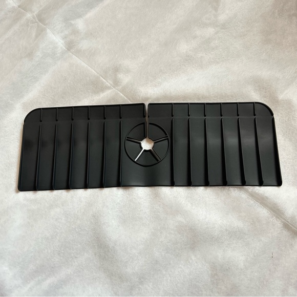 Silicone sink splash guard drip catcher mat Black New Unused 1 piece Kitchen - Picture 1 of 5